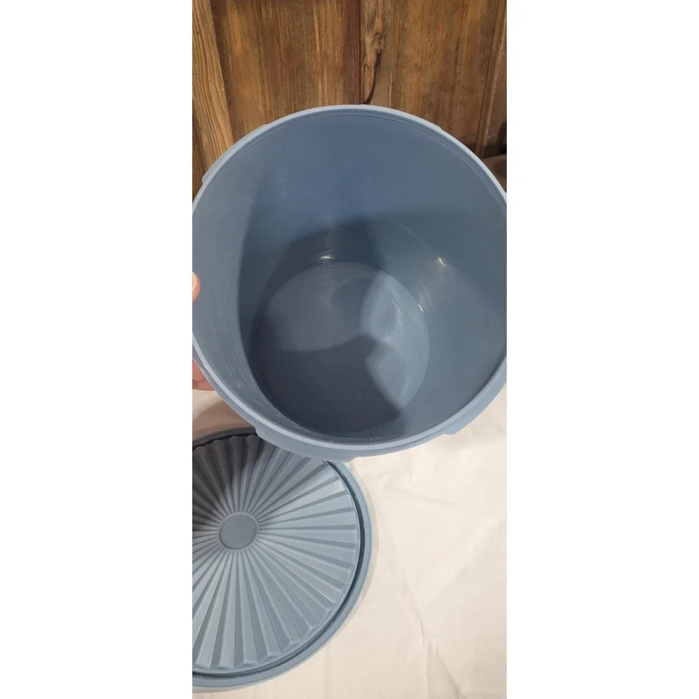 Tupperware vintage country